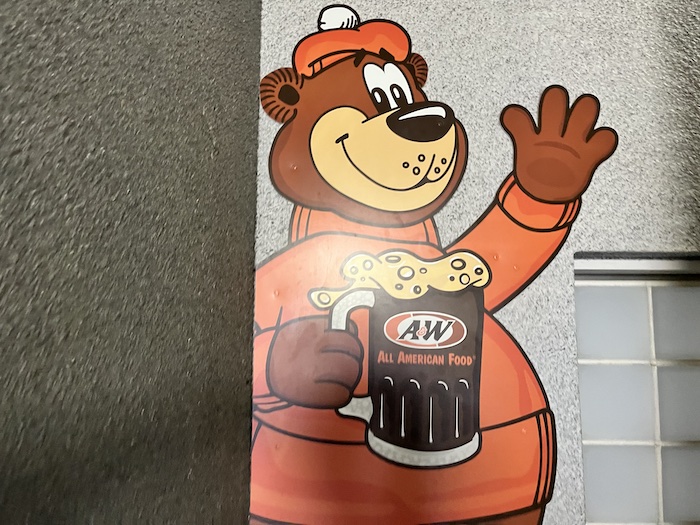 A & W 看板