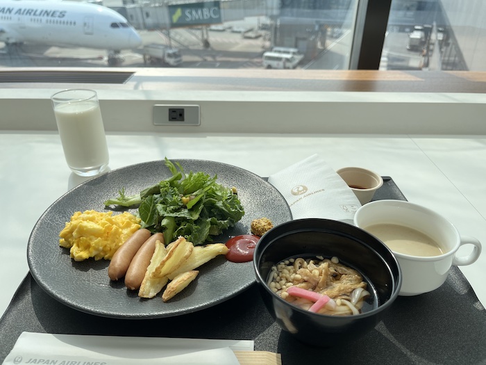 成田空港サクララウンジ　料理