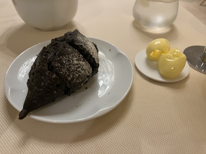 ルブラン カンクン Lumiere セサミパン