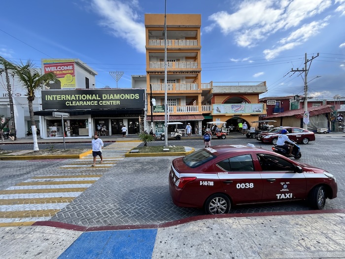 Isla Mujeres　港を出たところ