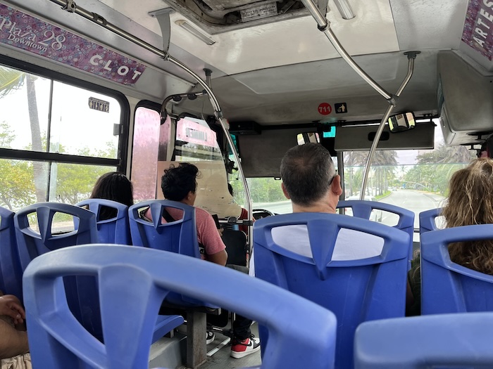 カンクン　バス　車内