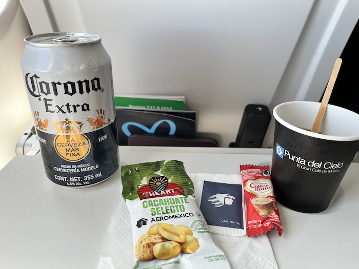 アエロメヒコ航空　コロナビール