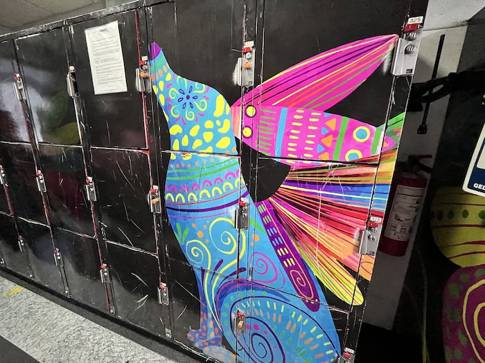 メキシコシティ国際空港　コインロッカー　店内