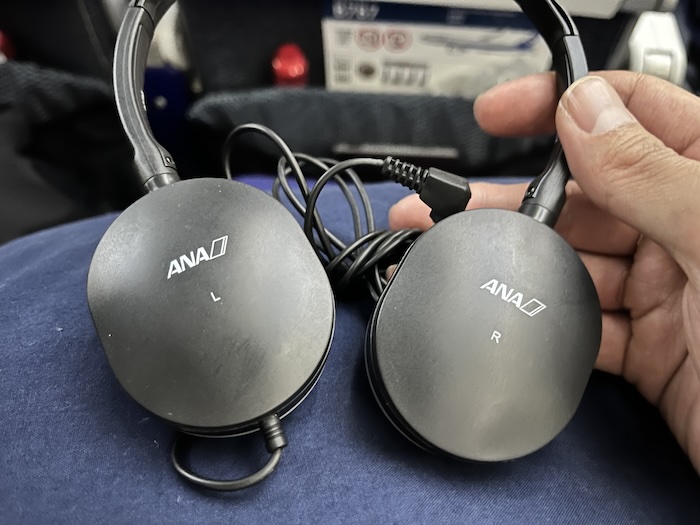 ANA B787 エコノミー ヘッドホン