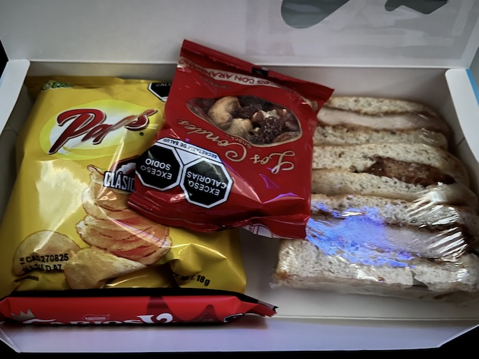 ANA B787 エコノミー 軽食中身