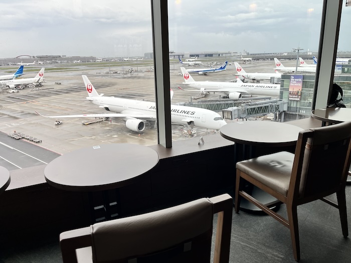 羽田空港第３ターミナル　サクララウンジ　SKY VIEW 飛行機の眺め