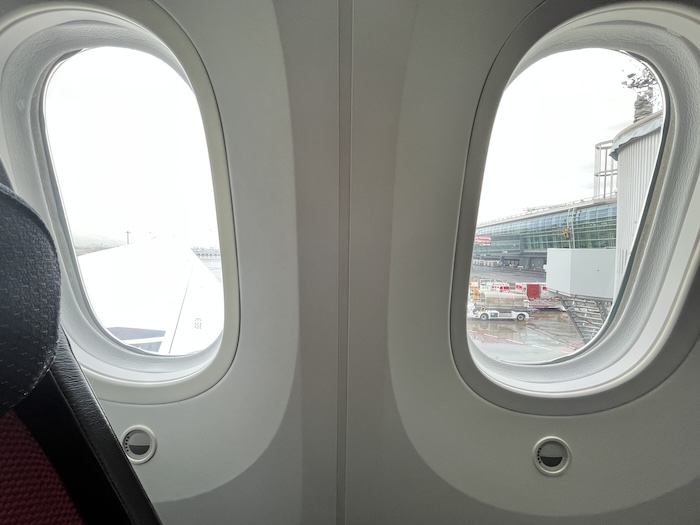 JAL 787-9 プレミアムエコノミー　窓