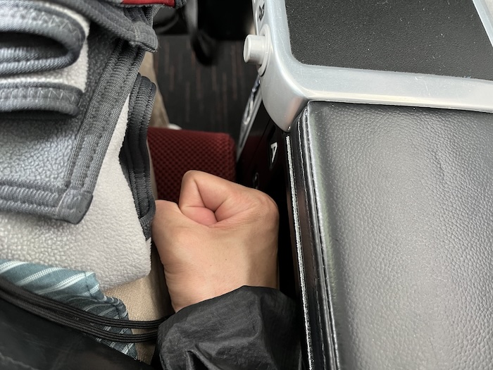 JAL 787-9 プレミアムエコノミー　座席の横幅