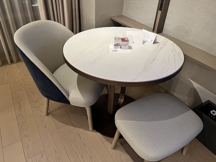 長崎マリオット　丸机