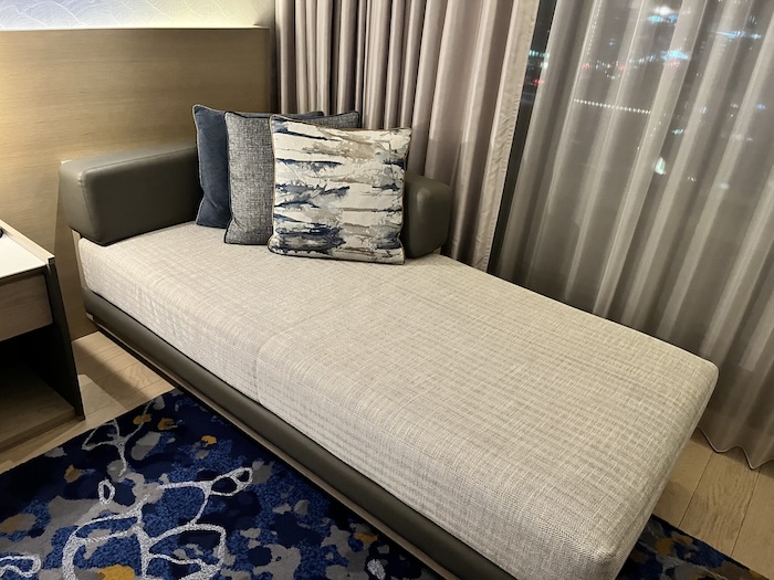 長崎マリオット　ベンチソファ