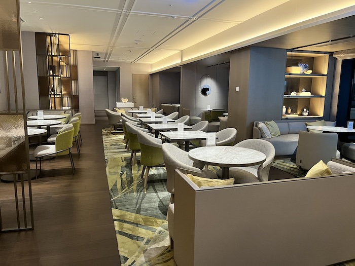 長崎マリオット　ラウンジ　席