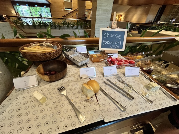 シェラトンタワーズシンガポール　朝食　チーズコーナー