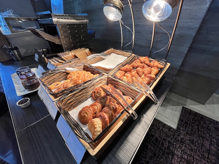 シェラトンタワーズシンガポール　朝食　パン