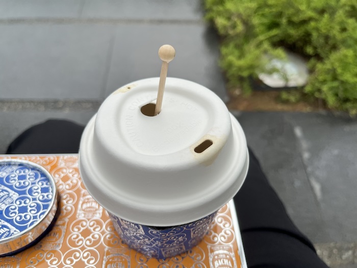 Bacha coffee シンガポール 砂糖棒の穴