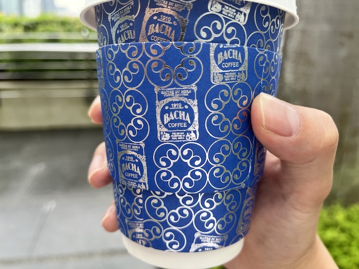 Bacha coffee シンガポール 紙コップ