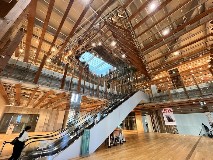 富山ガラス美術館　内観