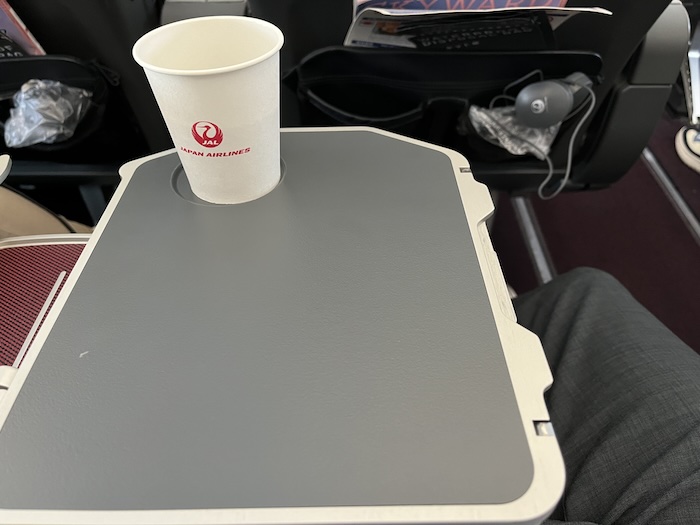 A350-900 クラスJ テーブル　半分
