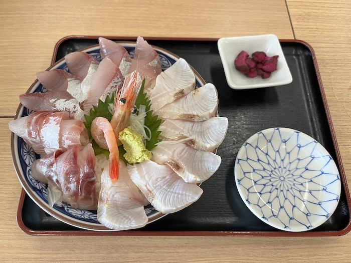 氷見魚市場食堂　丼
